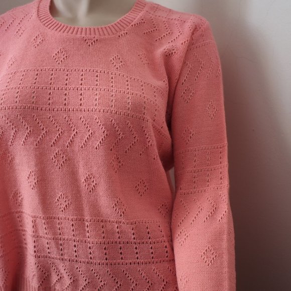 🌹 2/$20, 3/$28 Vintage bell sleeve pink knit sweater - Picture 8 of 11